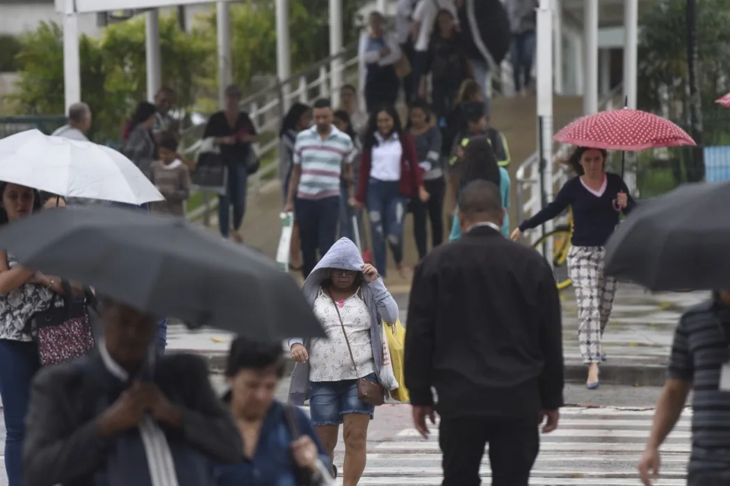 Inmet emite dois alertas de tempestade para cidades do Sul do ES