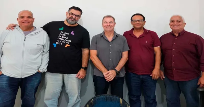 Reunião sobre organização de vendedores ambulantes em Marataízes