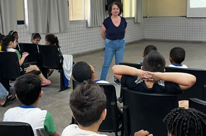 Alunos da Serra participam de ação ambiental no Dia da Árvore