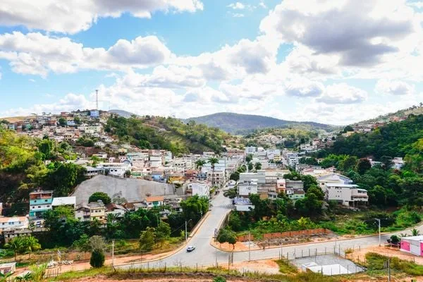 Golpista é condenada a devolver R$ 9,5 mil após enganar mulher no WhatsApp