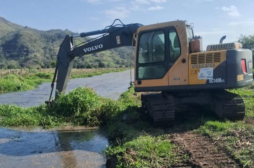 Serra reforça limpeza de canais em quatro bairros para prevenir alagamentos
