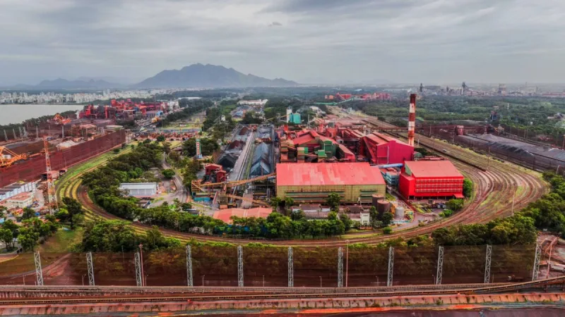 Trabalhador em instalação industrial no Espírito Santo