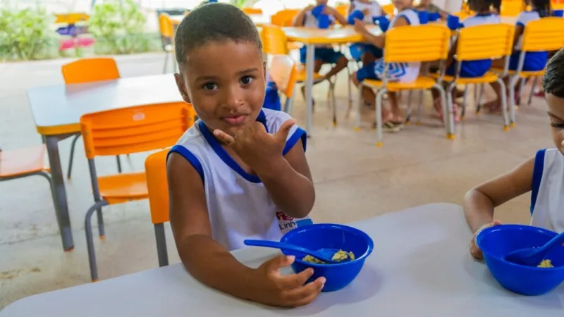 Alimentos frescos da agricultura familiar entregues à merenda escolar de Linhares