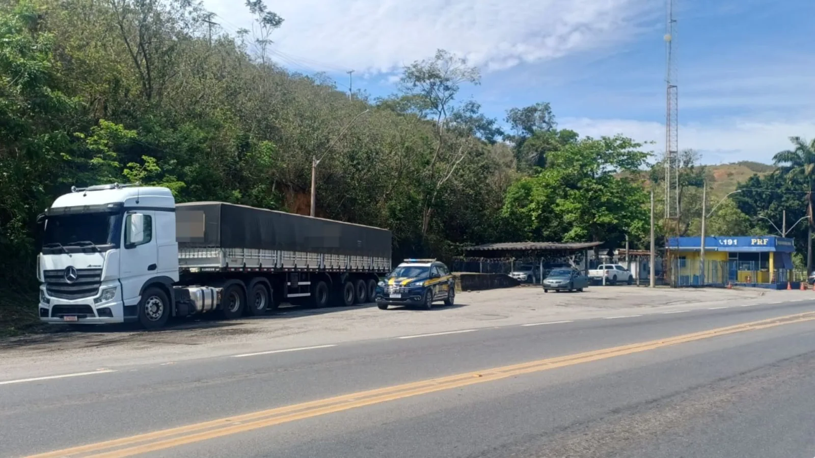 Caminhoneiro é autuado após jornada de 24 horas sem descanso na BR 101