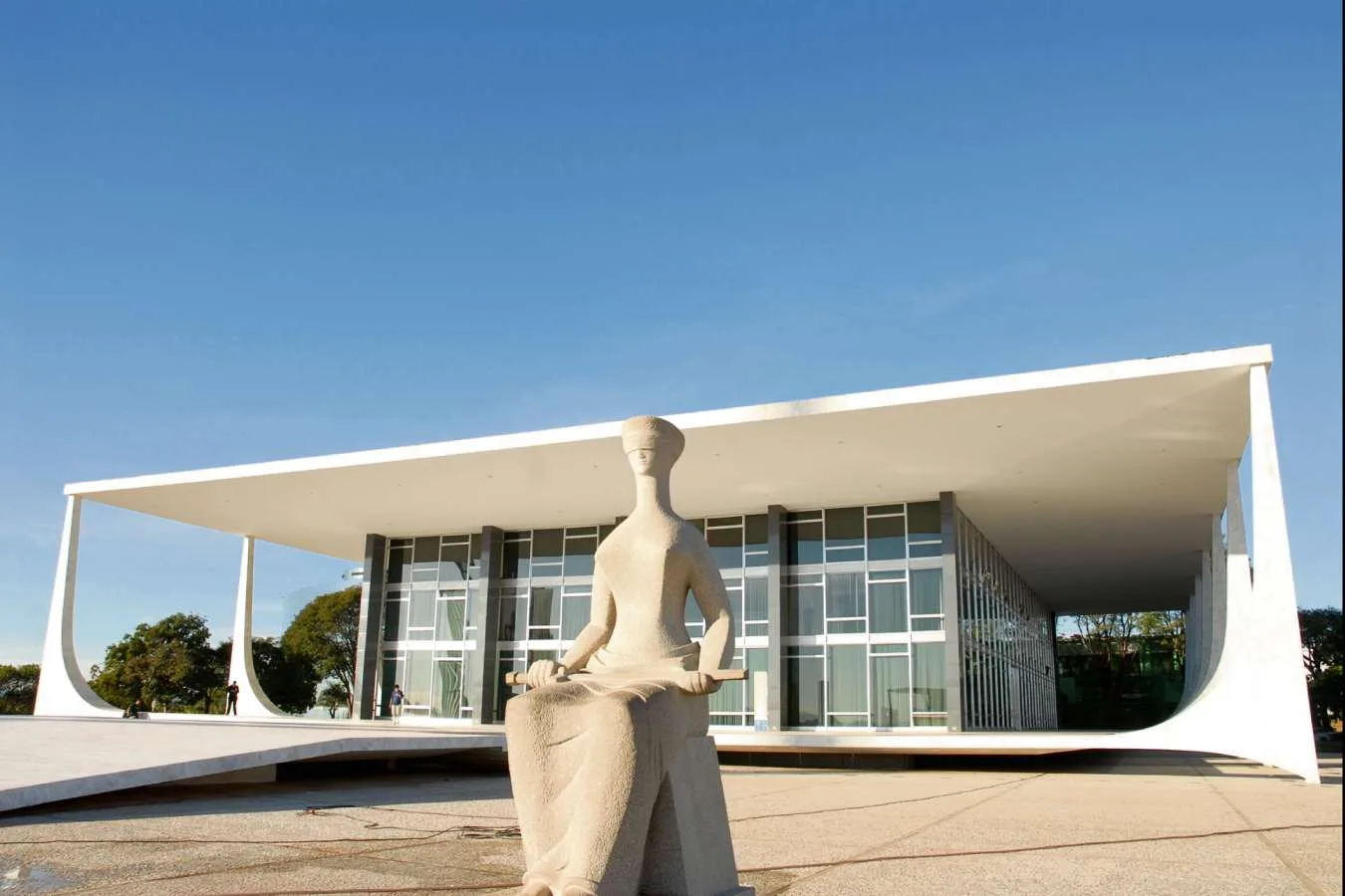 Crise no STF: o que dizem os candidatos ao governo do ES
