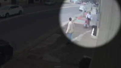 Jovem é preso após usar estilete para roubar mulher com bebê em Vila Velha