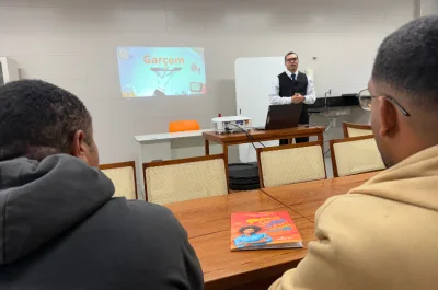 Curso de atendimento em bares e hotéis abre 30 vagas para pessoas em situação de rua na Serra
