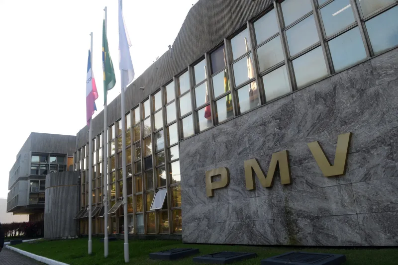 Prefeitura de Vitória abre seleção para professores temporários