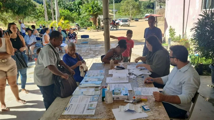 Barra de São Francisco leva emissão de identidade à comunidade de Barro Preto