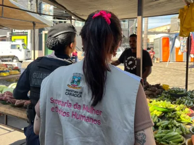 Cariacica leva campanha contra violência à mulher ao comércio de Bela Aurora