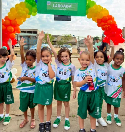 Dia da Família reúne corrida, leitura e oficinas em escolas de Cariacica
