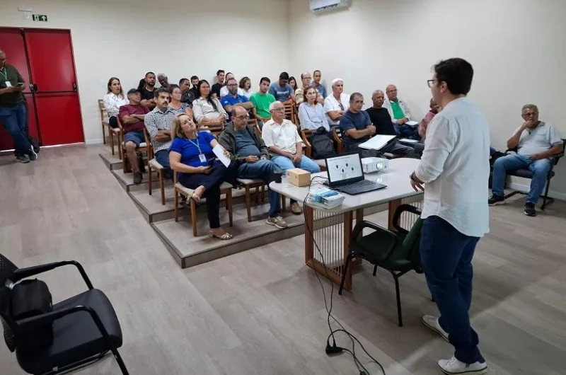 Curso gratuito apresenta piscicultura sustentável e aquaponia na Serra